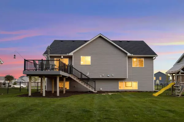 6778 93rd St S, Cottage Grove, MN 55016