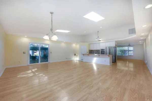 1015 Oak Drive, Vista, CA 92084