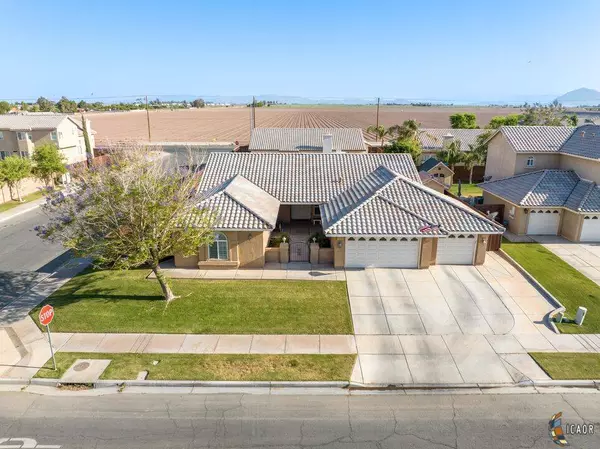 2687 Sandalwood Dr, El Centro, CA 92243