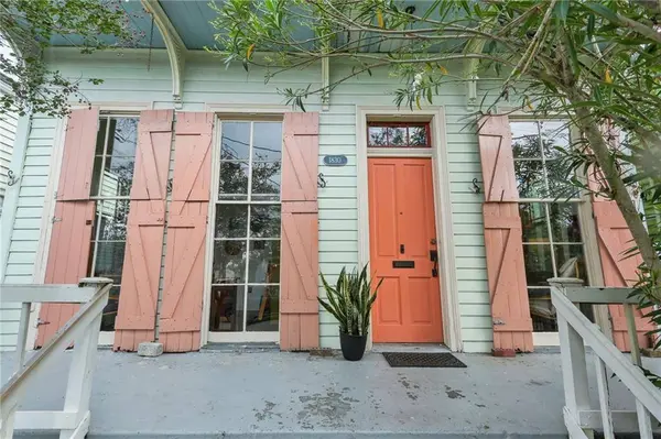 1830 CONSTANTINOPLE ST, New Orleans, LA 70115