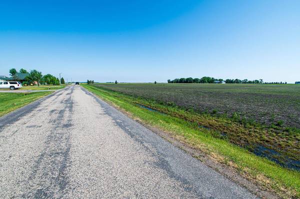 210 5TH Street, Davenport, ND 58021