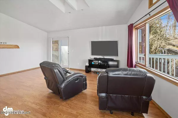 5970 Keyann CIR, Anchorage, AK 99504