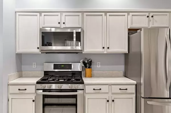 19 Hampshire Rd #107, Methuen, MA 01844