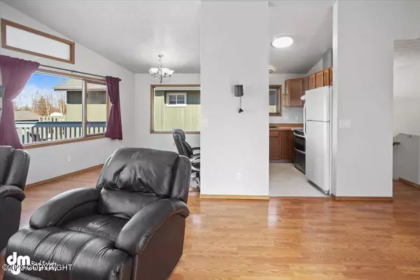 5970 Keyann CIR, Anchorage, AK 99504