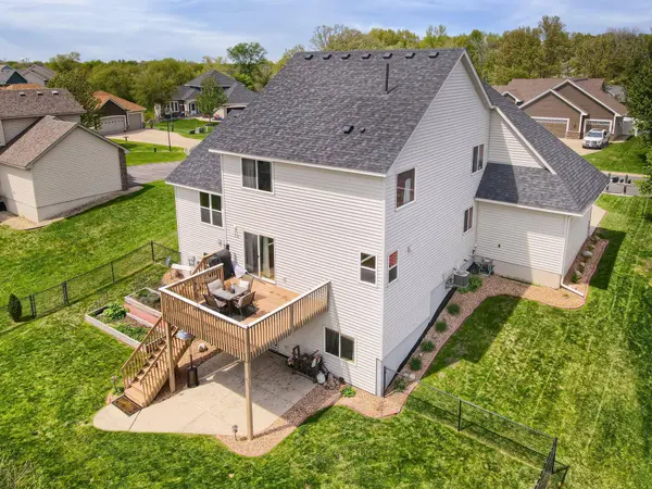 1404 7th Street CT SE, New Prague, MN 56071