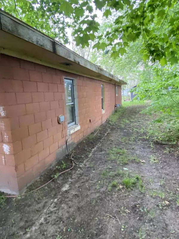 102 E Beers Street, Decatur, MI 49045