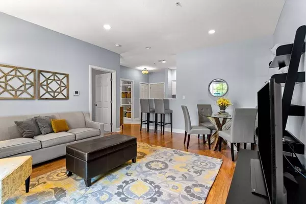 19 Hampshire Rd #107, Methuen, MA 01844