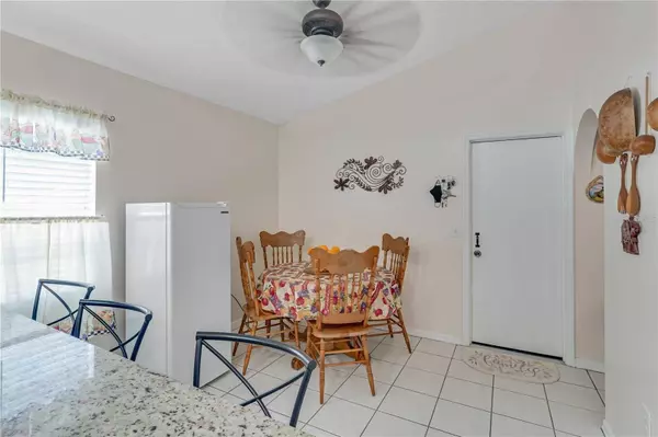 2429 PARSONS POND CIR, Kissimmee, FL 34743