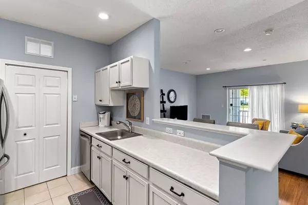 19 Hampshire Rd #107, Methuen, MA 01844