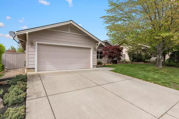 81 Freshwater Dr, Phoenix, OR 97535