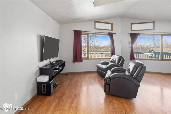 5970 Keyann CIR, Anchorage, AK 99504