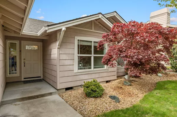 81 Freshwater Dr, Phoenix, OR 97535