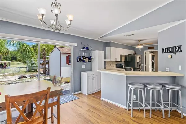 2321 10th AVE SE, Naples, FL 34117