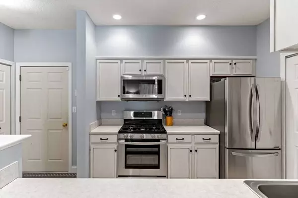 19 Hampshire Rd #107, Methuen, MA 01844