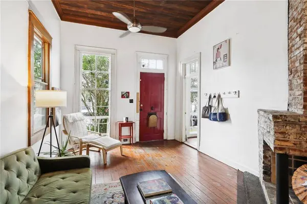 1830 CONSTANTINOPLE ST, New Orleans, LA 70115