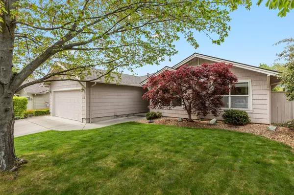 81 Freshwater Dr, Phoenix, OR 97535