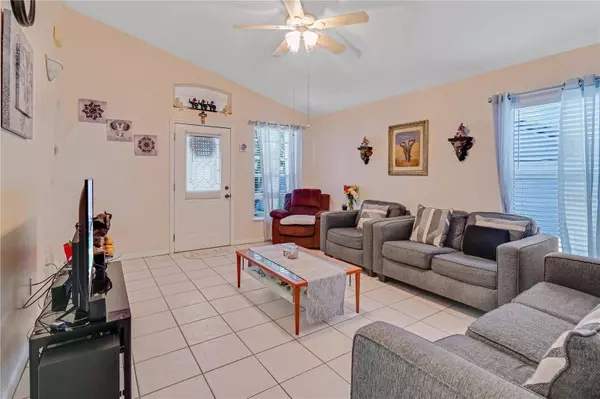 2429 PARSONS POND CIR, Kissimmee, FL 34743