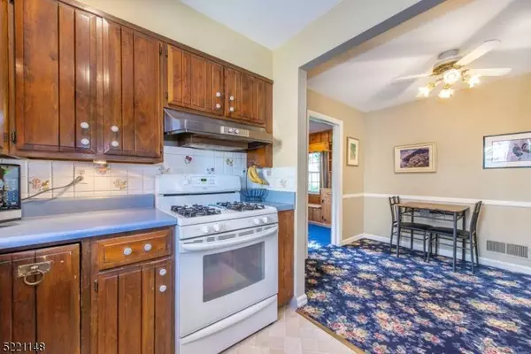 38 Springdale Ave, Clifton City, NJ 07013