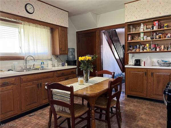 55360 W Center ST, Bridgeport, OH 43912