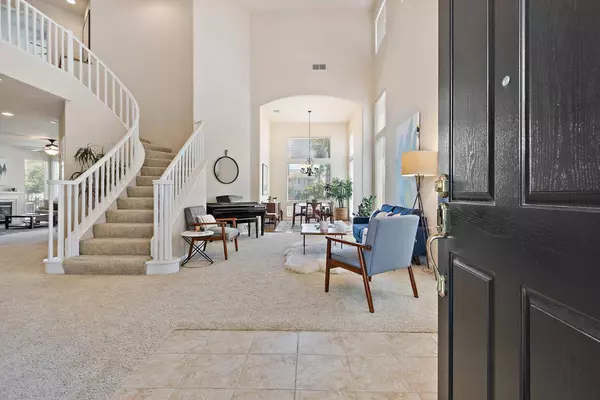 21 Watershore CIR, Sacramento, CA 95831