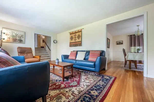 1 Lovejoy Rd, Andover, MA 01810