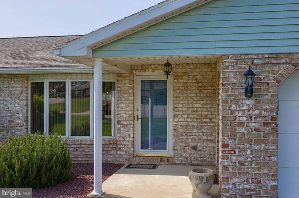 419 DARTHA DR, Dallastown, PA 17313