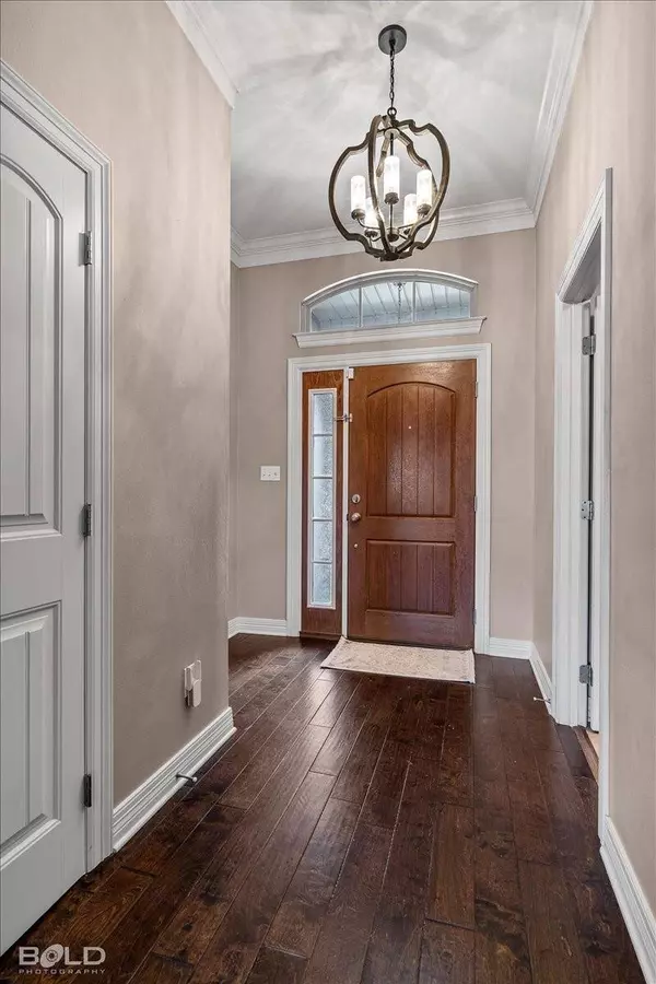 3930 White Lake Drive, Bossier City, LA 71111