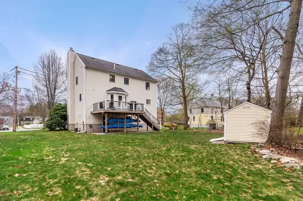 4 Goss Ave, Amesbury, MA 01913