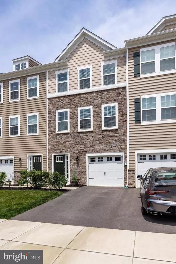 48 ROME WAY, Mount Laurel, NJ 08054