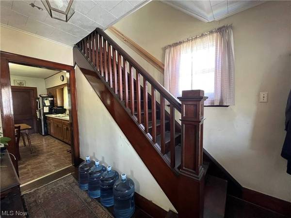 55360 W Center ST, Bridgeport, OH 43912