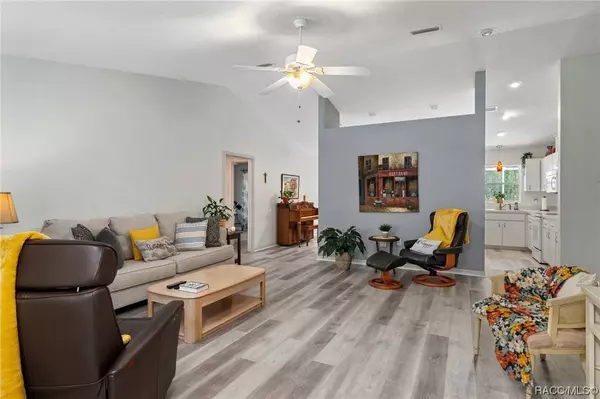 4950 W Sandy Hill ST, Lecanto, FL 34461