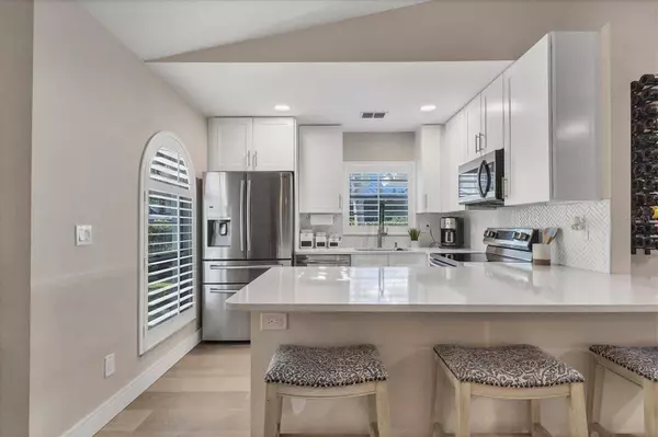 1955 WOOD HOLLOW PL, Sarasota, FL 34235