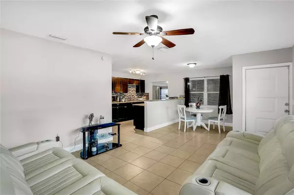 4904 HALIFAX DR, Tampa, FL 33615