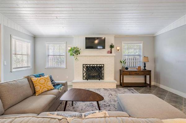 420 WOODLAWN AVE, Belleair, FL 33756