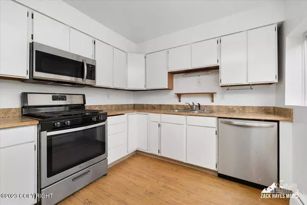 4625 Taft ST, Anchorage, AK 99517