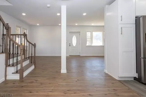 48 Oak St, Old Bridge Twp., NJ 08857