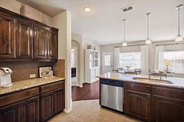 7008 Cloudcroft Lane, Fort Worth, TX 76131