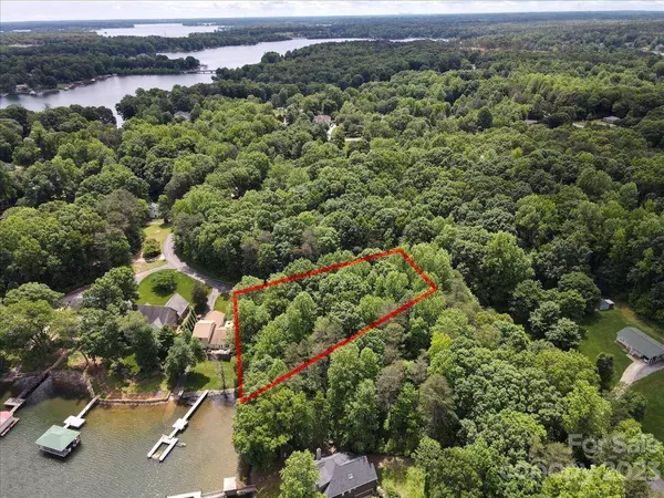 7326 Right Angle ST, Sherrills Ford, NC 28673