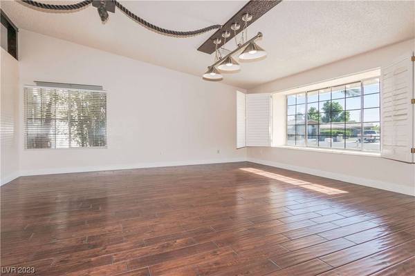 5686 W Agate Avenue, Las Vegas, NV 89139