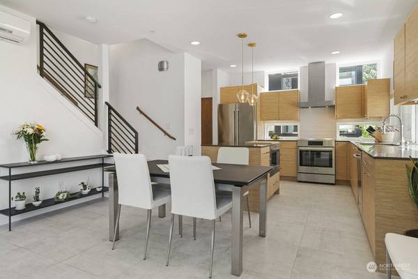 1140 10th AVE E #A, Seattle, WA 98102