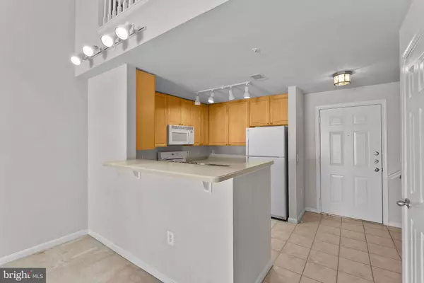 9480 VIRGINIA CENTER BLVD #438, Vienna, VA 22181