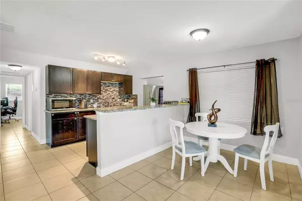 4904 HALIFAX DR, Tampa, FL 33615