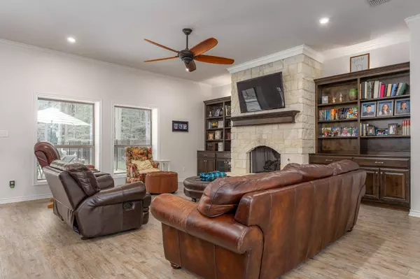 14631 County Road 434, Lindale, TX 75771