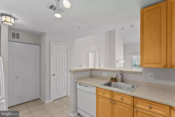 9480 VIRGINIA CENTER BLVD #438, Vienna, VA 22181