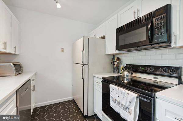 43 OLD MILL LN, Southampton, PA 18966