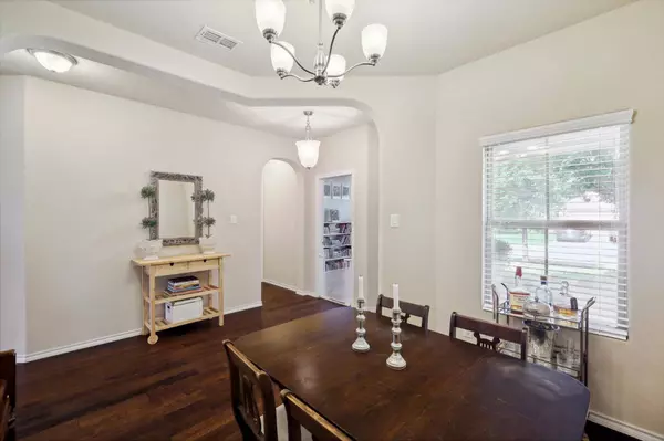 7008 Cloudcroft Lane, Fort Worth, TX 76131