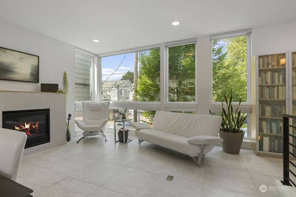 1140 10th AVE E #A, Seattle, WA 98102