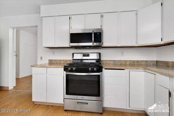 4625 Taft ST, Anchorage, AK 99517