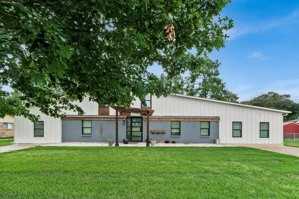 107 Slaughter Ranch Road, Trinidad, TX 75163