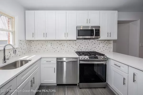 48 Oak Street, Old Bridge, NJ 08857